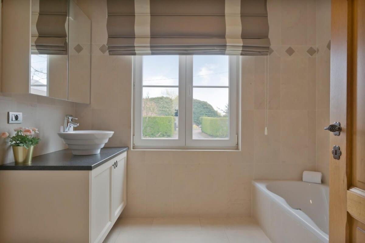 Huswell - Family House With A Beautiful View In Damme Villa Brugge Bagian luar foto